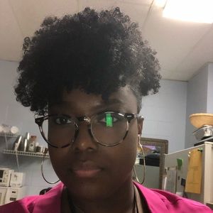 Meet your Posher, Renita